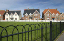 Hoop top fencing